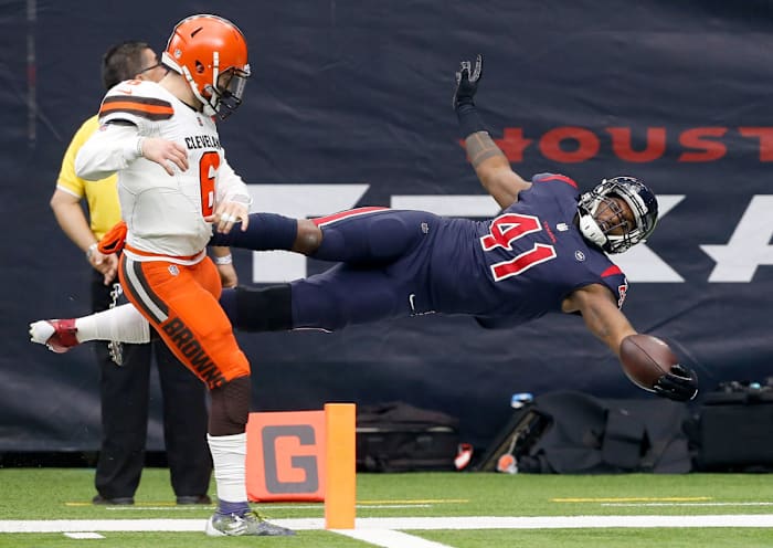 Zach Cunningham went all out on his pick-six of Baker Mayfield.